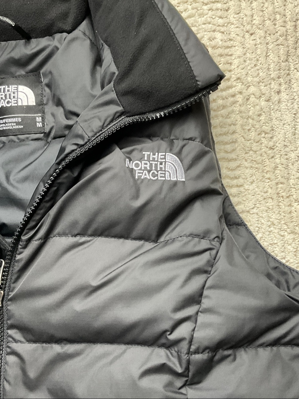 The North Face Women’s Nuptse Black Puffer Down 700 Vest Size Medium - Picture 4 of 16